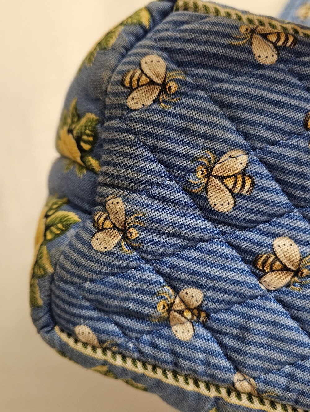 Vera Bradley Blue Bee Villager Quilted Floral Tote Bag with Yellow Rose Trim Vtg - Picture 16 of 16
